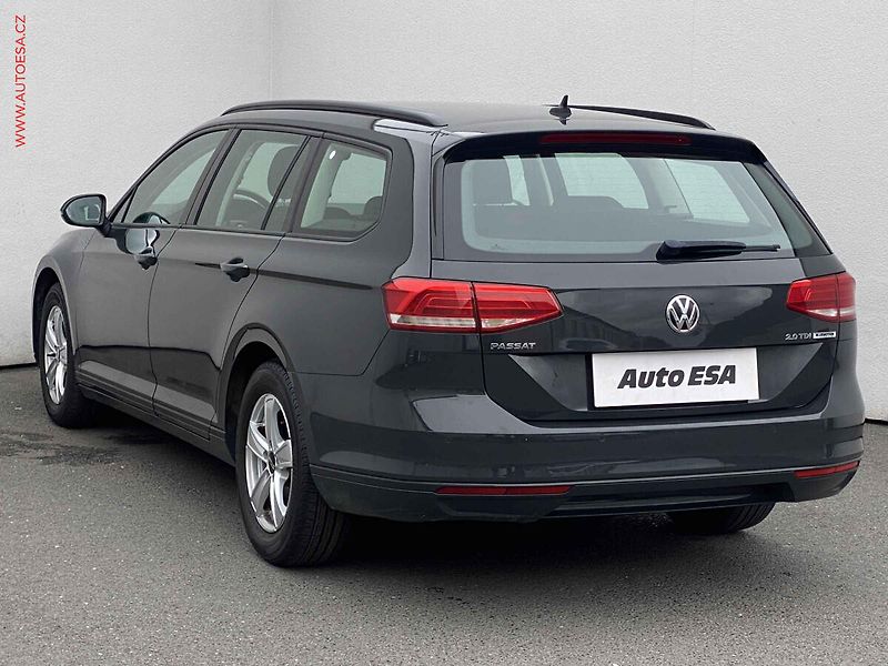 Volkswagen Passat (2016) 2.0 TDi, DSG, park.asist - fotka 6 z 19