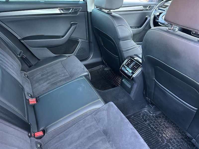 Škoda Superb (2022) 1.5 TSI DSG Style + - fotka 10 z 36