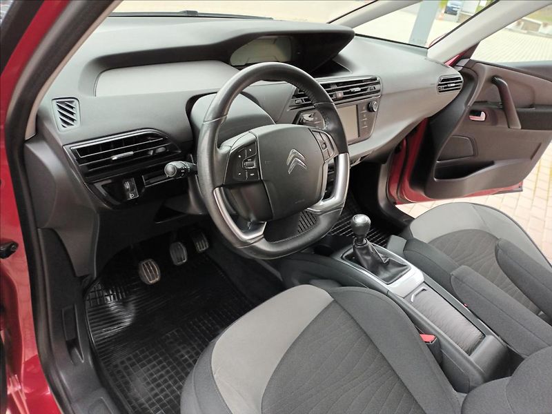 Citroën C4 Picasso 1,2 -81KW,DIGIKLIMA,KOLA - fotka 16 z 46