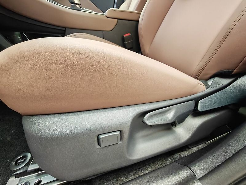Lexus LBX 1.5 Hybrid Elegant TECH - fotka 18 z 41
