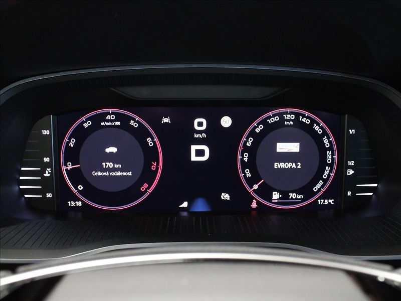 Škoda Octavia 2,0 TSI 195KW RS DCC, 1. maj. - fotka 23 z 39