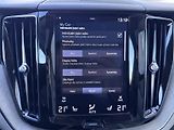 Volvo XC60 FWD B5/vzduch/4*klima/PANO/  - náhled 35