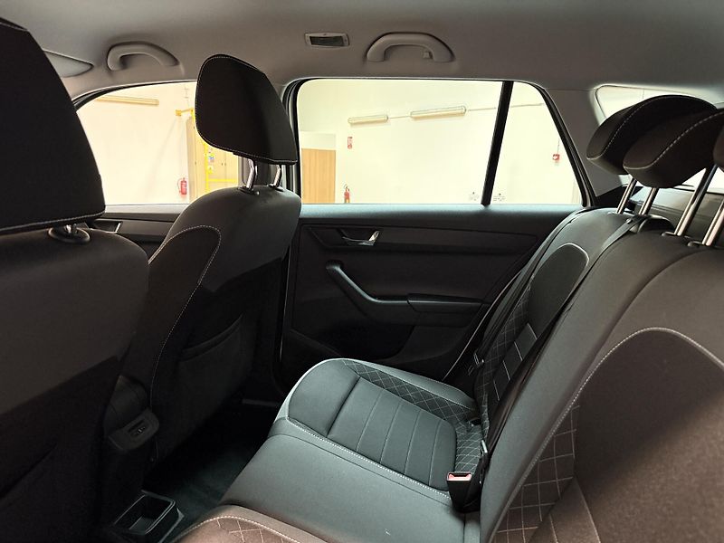 Škoda Fabia 1.0 TSI 70kW Ambition Combi To - fotka 11 z 13