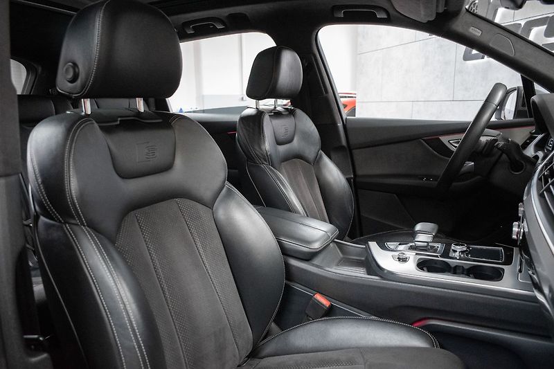 Audi Q7 3.0TDI REZERVACE - fotka 12 z 51