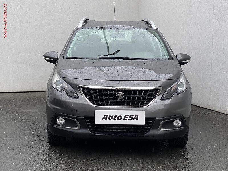 Peugeot 2008 (2018) 1.2PT, ČR, Active, TZ - fotka 2 z 14