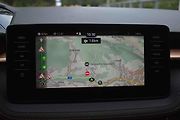 Navigace na velkém displeji bez fyzických tlačítek