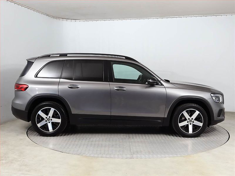 Mercedes-Benz GLB (2021) 200 d 4MATIC - fotka 6 z 21