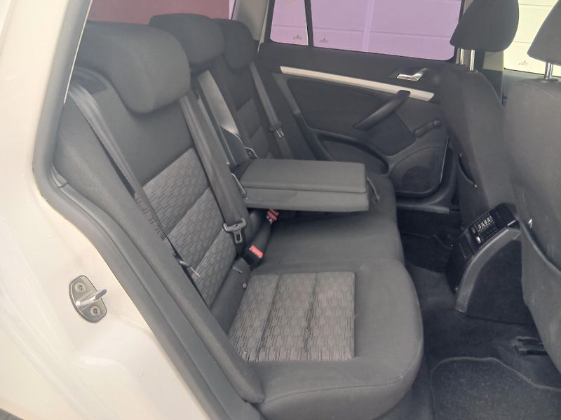 Škoda Octavia 1.6i KLIMA - fotka 15 z 32