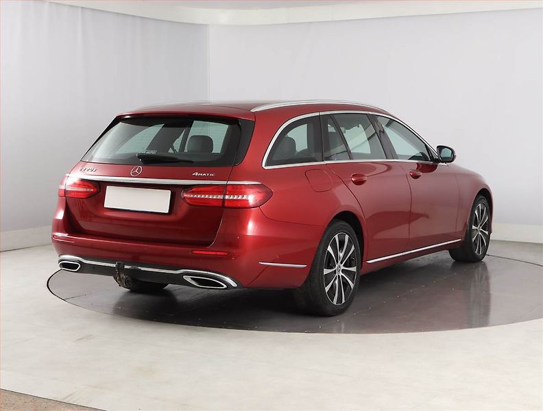 Mercedes-Benz Třídy E (2019) E 220 d - fotka 5 z 26