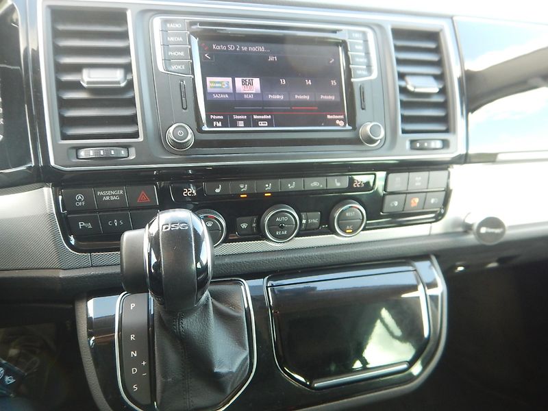Volkswagen Multivan 2.o TDi 150 kw - fotka 14 z 20