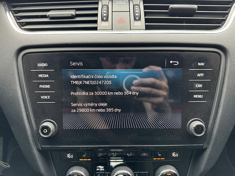 Škoda Octavia (2018) RS 2.0 TDi DSG ACC LED 135kW - fotka 12 z 50