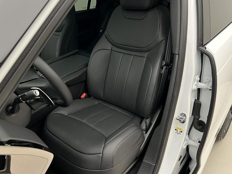 Land Rover Range Rover Sport D300 DYNAMIC SE AWD AUT  - fotka 16 z 53