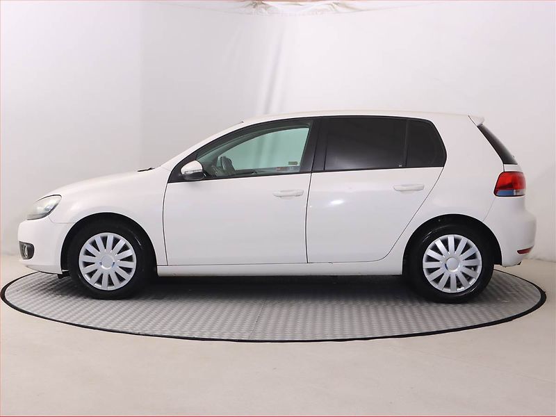 Volkswagen Golf (2011) 1.6 TDI, Automat, Navi - fotka 3 z 16