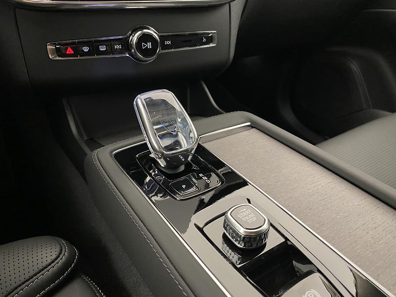Volvo XC90 (2026) T8 AWD Plug-in DARK PLUS 7m - fotka 38 z 72
