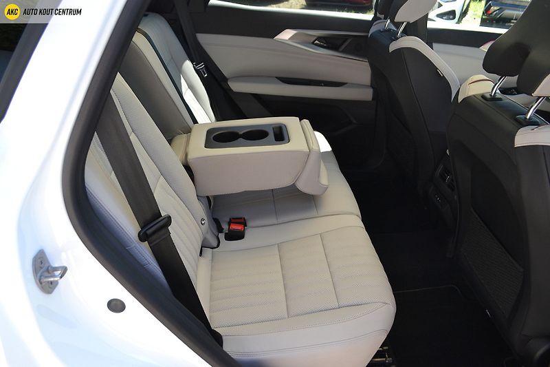 Renault Espace ICONIC E-TECH FULL HYBRID 200k - fotka 24 z 73