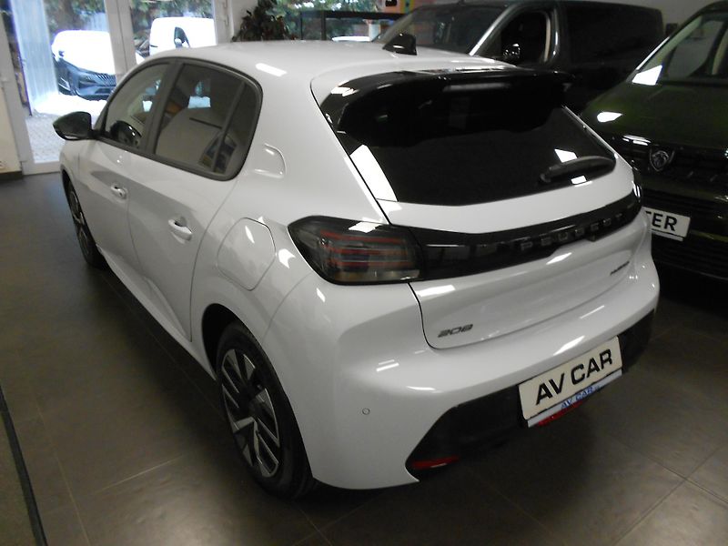 Peugeot 208 ALLURE El. 115 kW 51KWh - fotka 2 z 8
