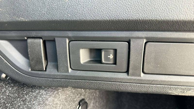 Škoda Octavia Combi Selection 1,5TSI 85kW MT - fotka 25 z 28