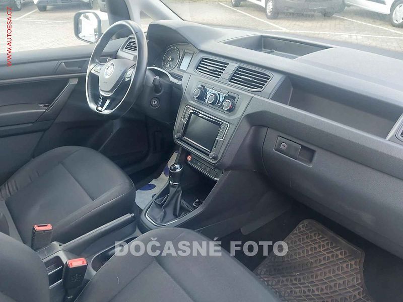 Volkswagen Caddy (2020) 2.0TDi WÜRTH, navi, +kola - fotka 8 z 12