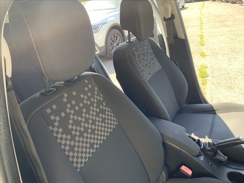 Renault Mégane 1,5 DCi ČR,SERVISKA - fotka 11 z 18