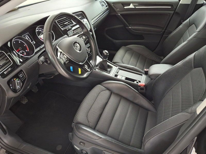 Volkswagen Golf (2015) Variant HighLine 1,6TDi 77kW - fotka 6 z 32