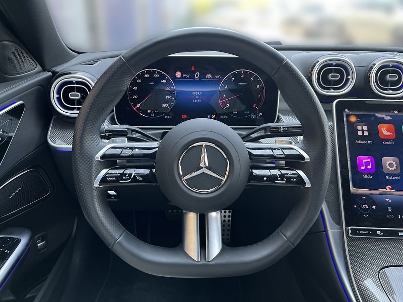 Mercedes-Benz Třídy C 200 4MATIC AMG Night - fotka 11 z 18