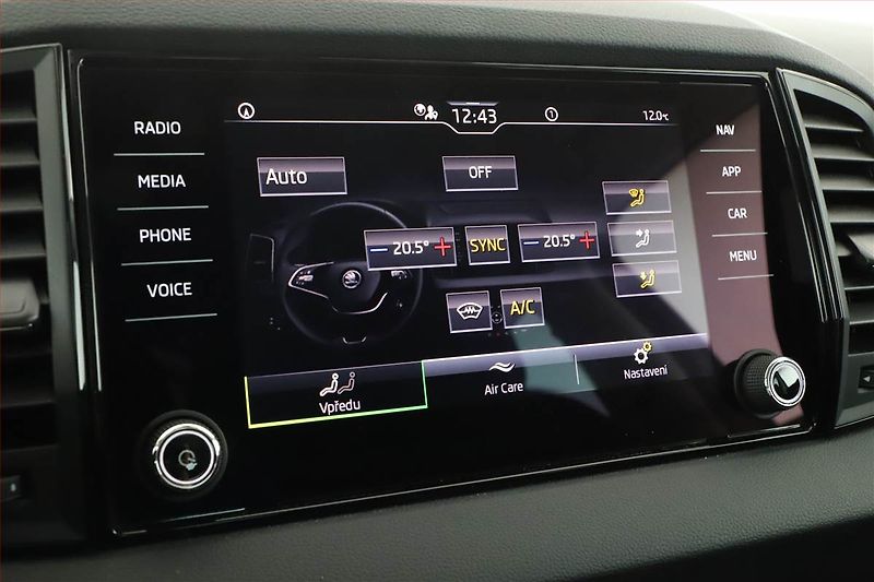 Škoda Karoq (2024) 1.5 TSI, FRESH - fotka 16 z 22
