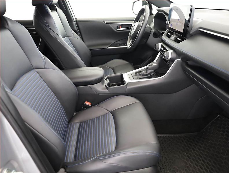 Toyota RAV4 (2024) 2.5 Hybrid - fotka 7 z 16