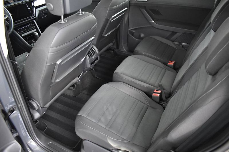 Volkswagen Touran (2023) 2.0TDI 110kW Panorama,DSG - fotka 12 z 24