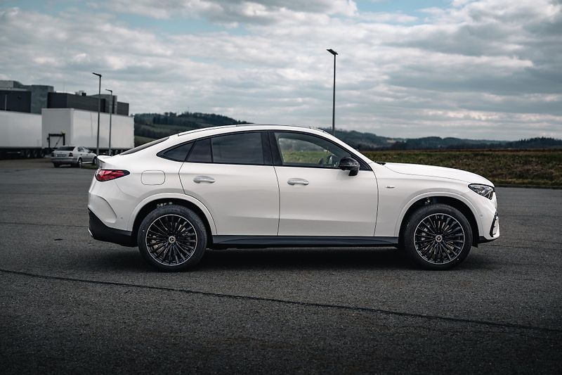 Mercedes-Benz GLC 300 de kupé AMG Premium - fotka 5 z 18