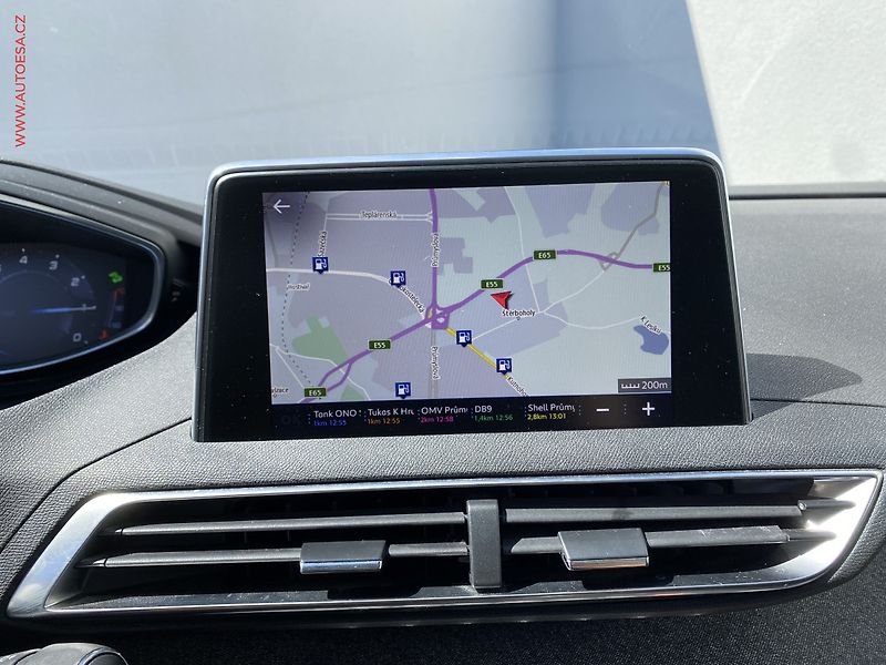 Peugeot 5008 (2018) 1.2PT, Allure, +ALU, panor - fotka 16 z 19