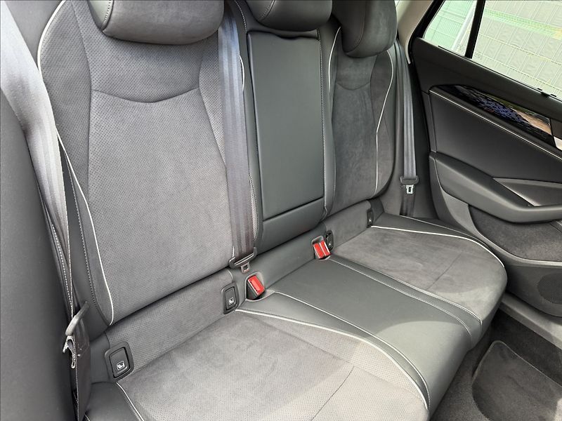 Volkswagen Passat 1.5 eTSI Business/HUD/ERGO - fotka 25 z 28