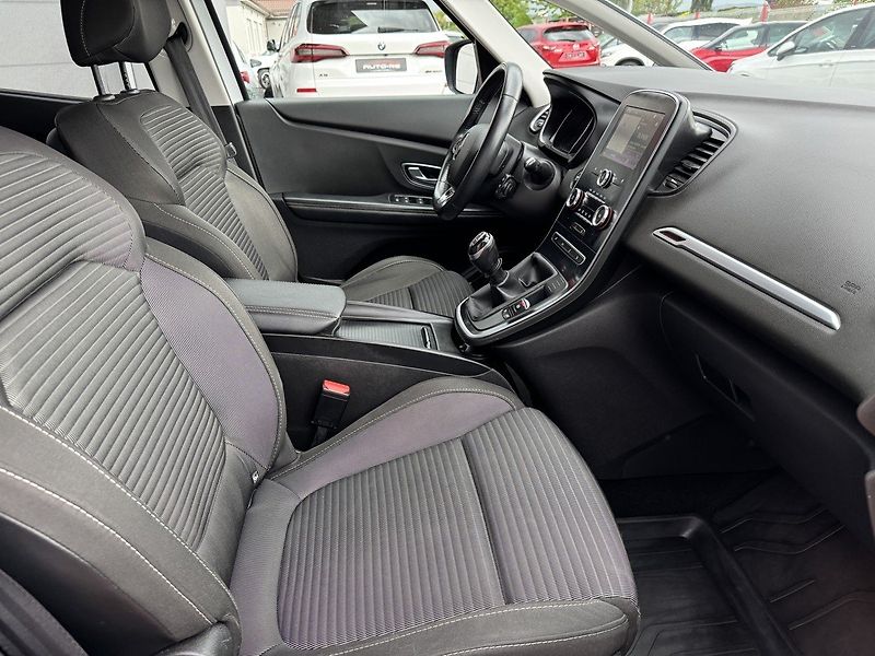 Renault Scénic (2017) 1.5dCi Navi Digi Klima - fotka 15 z 45