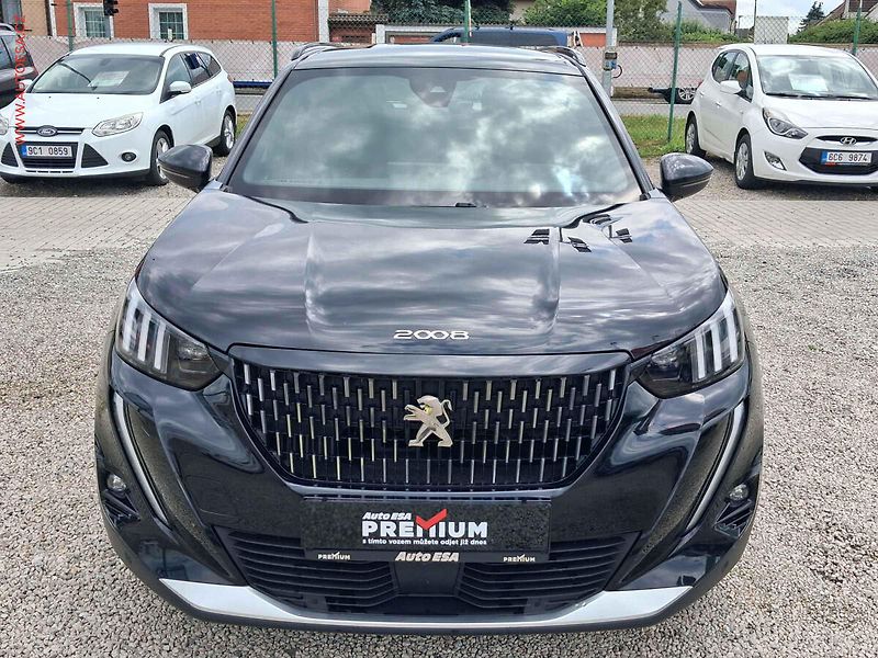 Peugeot 2008 (2022) 1.2PT, GT, AT, navi, panor - fotka 2 z 26