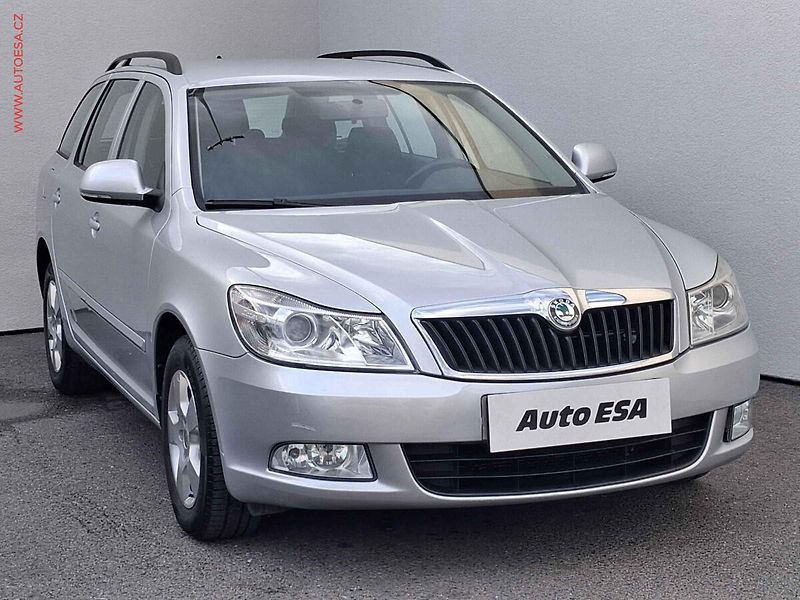 Škoda Octavia (2012) 1.6 TDi, ČR, Ambition, zamek - fotografie inzerátu