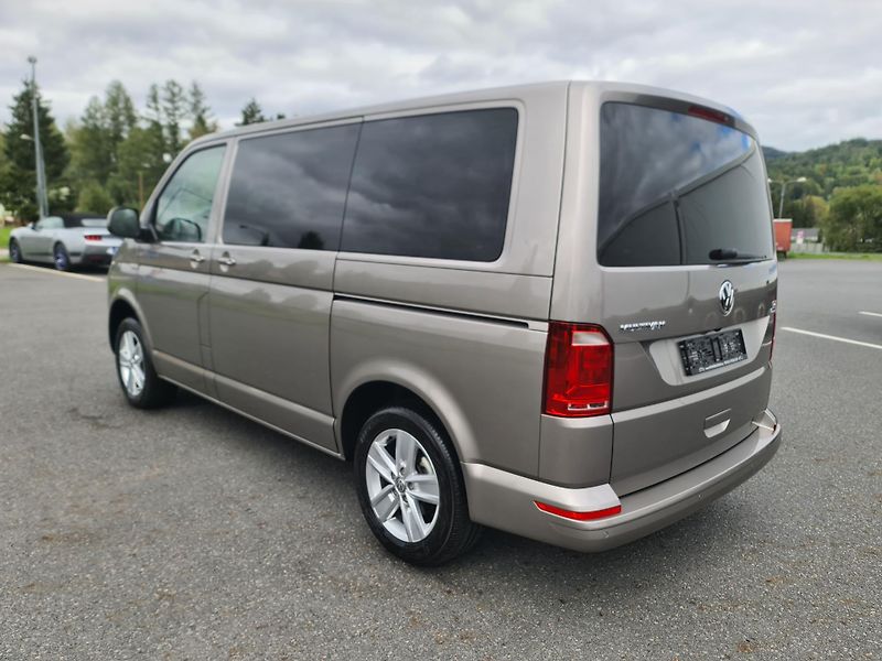 Volkswagen Multivan (2016) T6 2.0 TDi 110-KW NAVI OLOMOUC - fotka 8 z 103