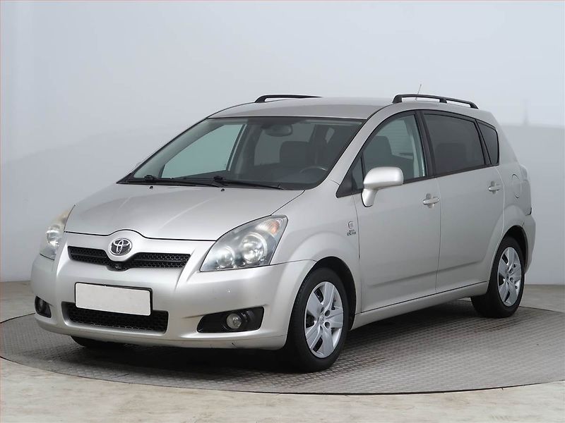 Toyota Corolla Verso (2008) 2.2 D-4D, 7 míst, nová STK - fotka 2 z 15