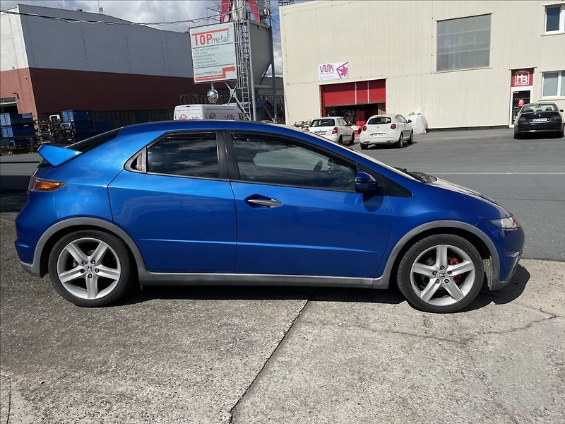 Honda Civic 2,2 CTDi*103kW*+ Al kola 17 l - fotka 4 z 35