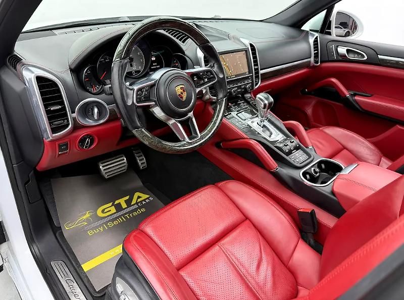 Porsche Cayenne (2016) Výkonná verze S - fotka 8 z 18