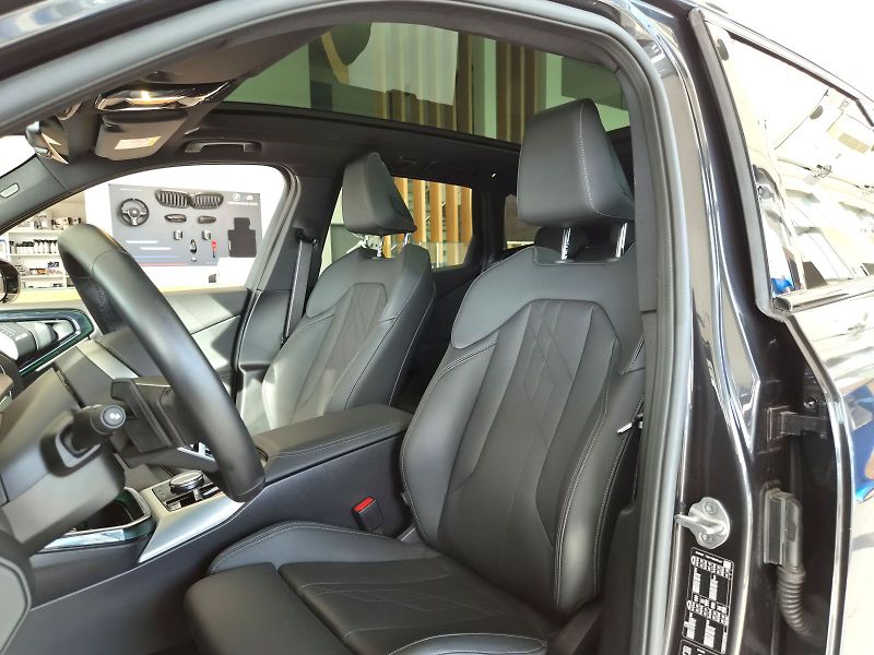 BMW X3 20d xDrive - fotka 19 z 33