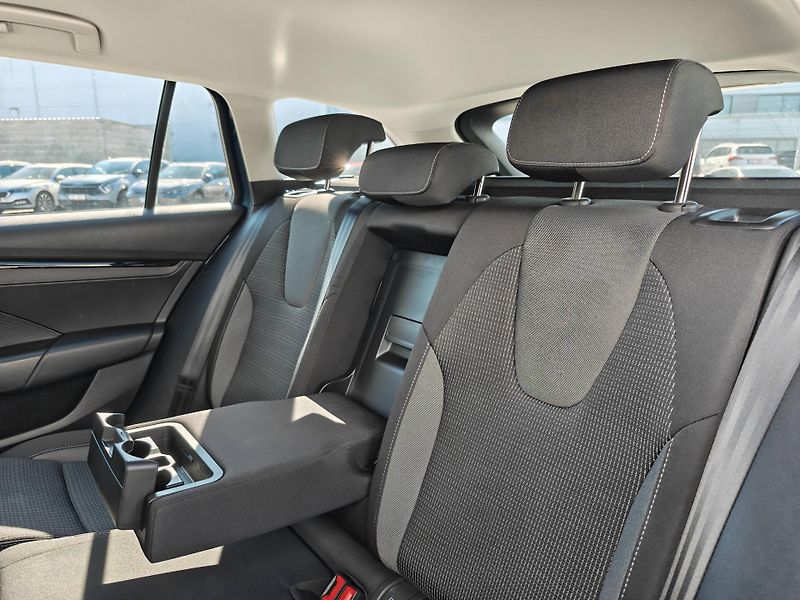 Škoda Octavia Ambition 6MP 1,5TSI - fotka 8 z 20
