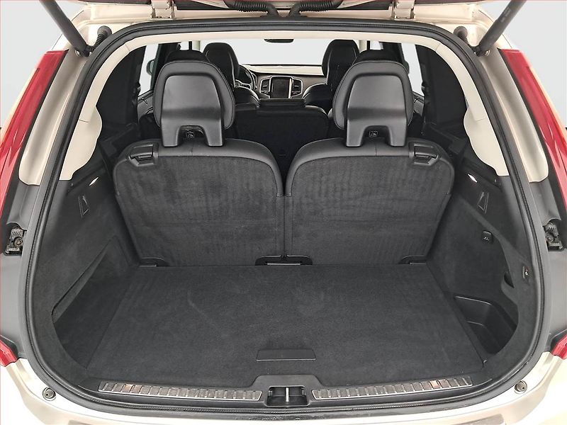 Volvo XC90 (2016) D5 AWD - fotka 23 z 24