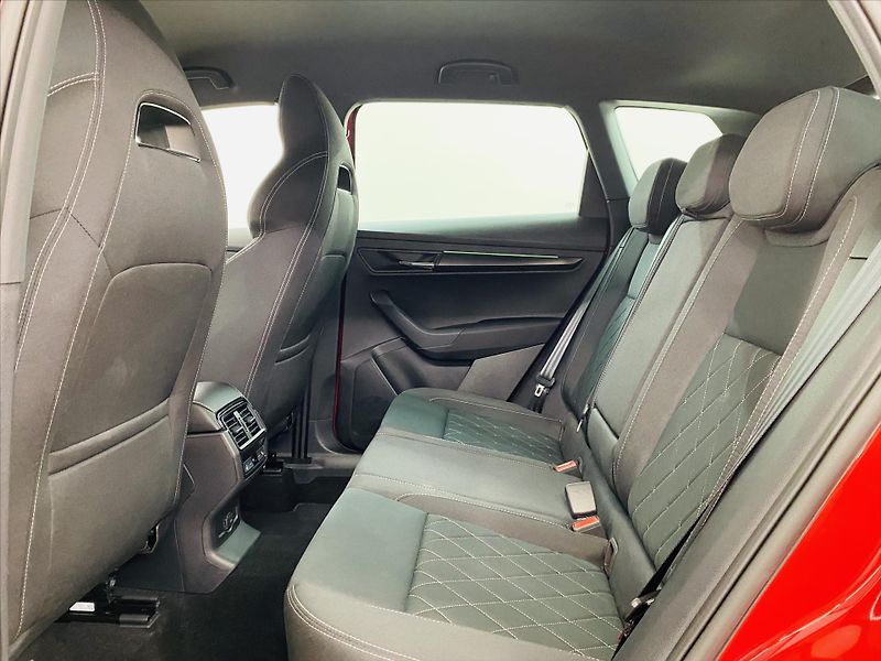 Škoda Karoq 2,0 TDI 110kW DSG 4x4 SportLin - fotka 6 z 26