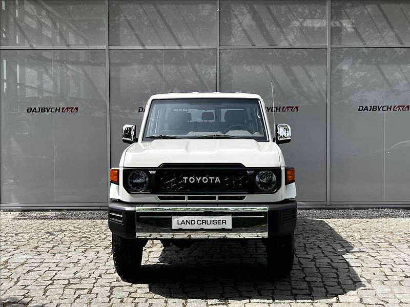 Toyota Land Cruiser LX MY24  GRJ76 4,0 V6 6AT - fotka 2 z 29