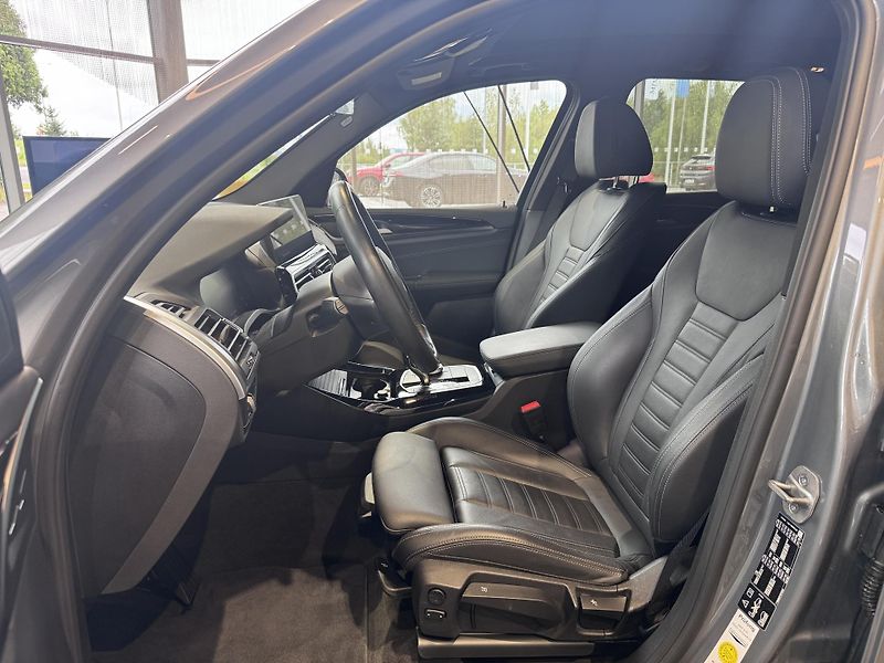 BMW X3 xDrive 30d xLine - fotka 7 z 25