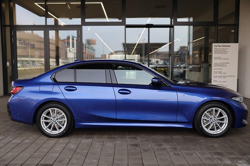 BMW Řada 3 320d xDrive Sedan - fotka 4 z 17