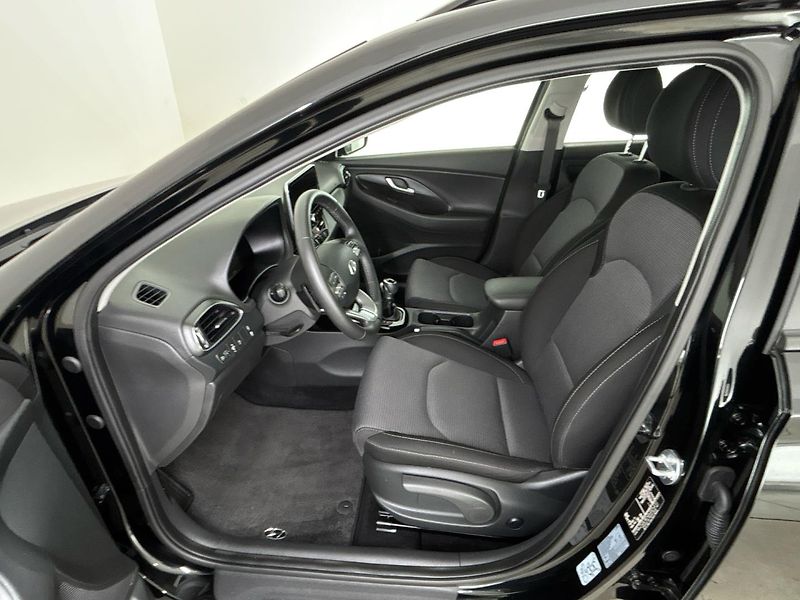 Hyundai i30 Smart DCT - fotka 7 z 26