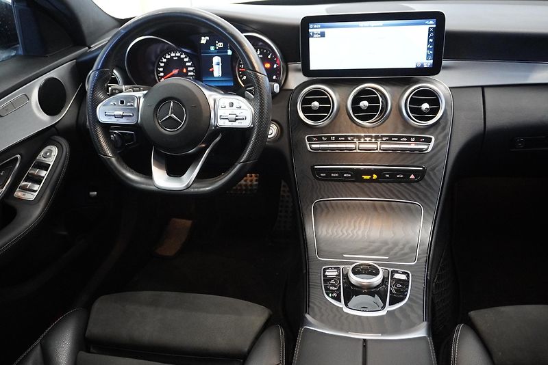 Mercedes-Benz Třídy C (2019) C300 2,0D AMG-LINE AUTOMAT - fotka 21 z 27