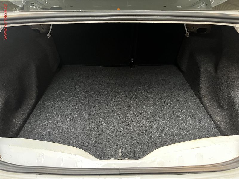 Citroën C-Elysée (2018) 1.6 VTi, ČR, Feel, AC, +kola - fotka 7 z 13
