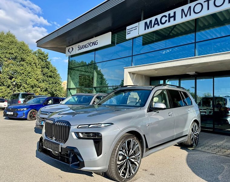 BMW X7 40xd Masáže N.náprava N.topení - fotka 6 z 28