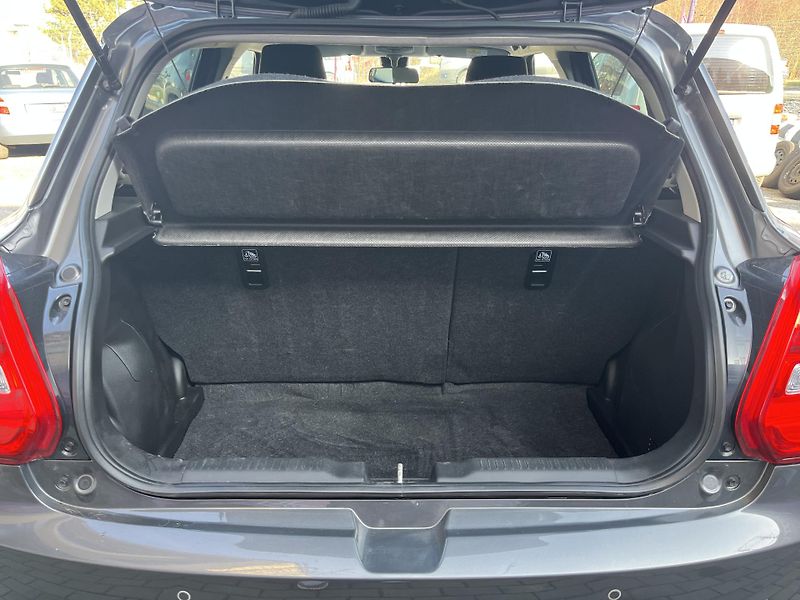 Suzuki Swift COMFORT 1.2 AUTOMAT, HYBRID - fotka 16 z 17